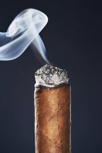 北京古中雪茄：烟雾缭绕的奢华象征